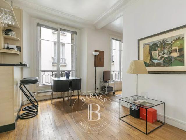 Vente Appartement 1 pièce 33.2 m2 Paris 17ème