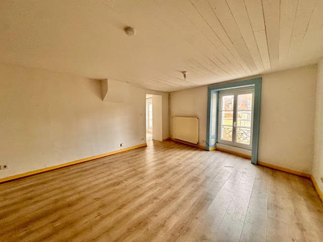 Vente Appartement 1 pièce 50.17 m2 Lons le Saunier