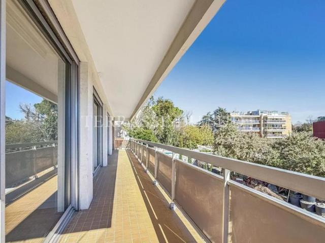Vente Appartement 209 m2 avec Grand Balcon et Cave Quartier La Plage Marseille 8