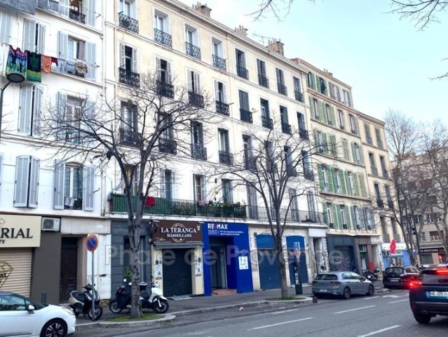 Grand et lumineux T2 de 58 m2 en 4eme et dernier étage à réno