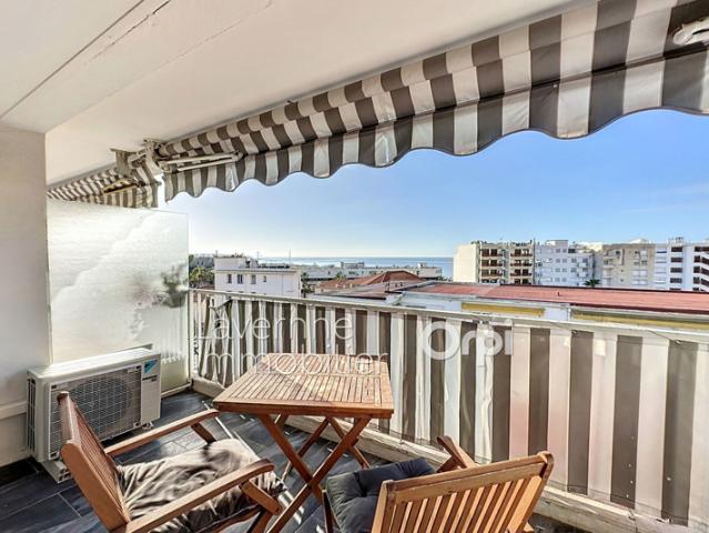 Superbe 2 Pièces Rénové ? Avant Dernier Étage avec Vue Mer ? J