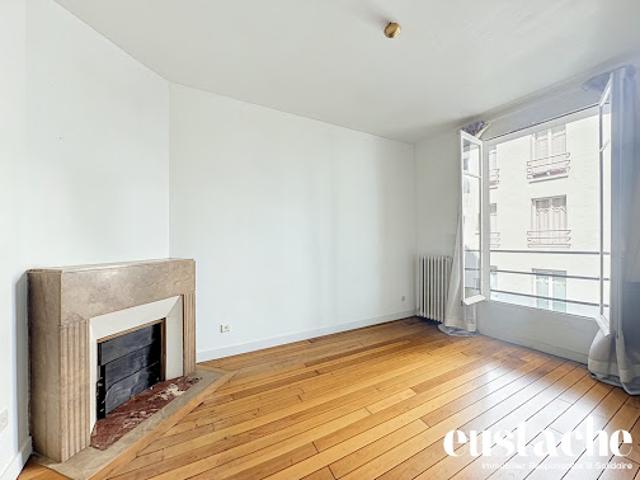 Vente Appartement 2 pièces 43.44 m2 Paris 20ème