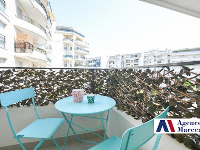 Vente Appartement 2 pièces 47.11 m2 Courbevoie
