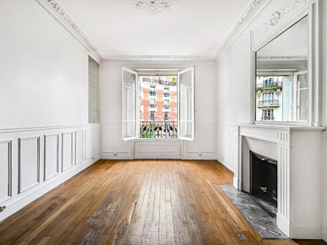 Vente Appartement 2 pièces 45.67 m2 Paris 18ème