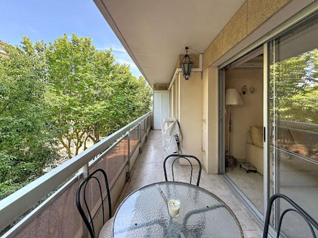 Vente Appartement 2 pièces 4 m2 Antibes