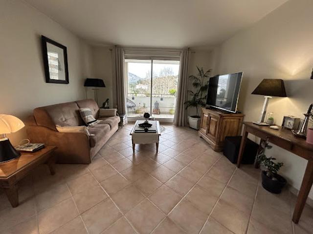Vente Appartement 2 pièces 51.96 m2 Marseille 9ème