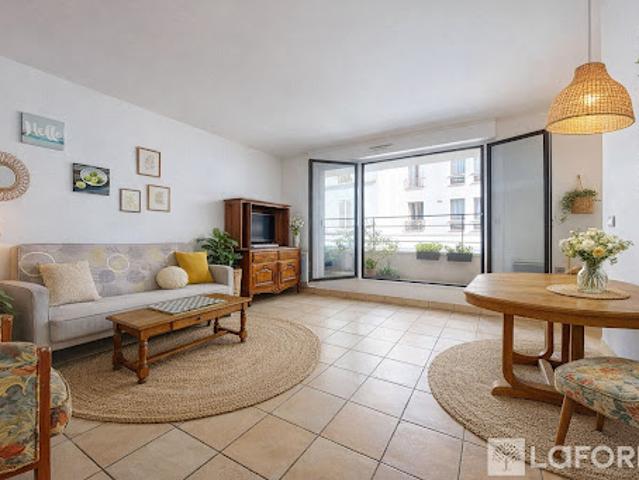 Vente Appartement 2 pièces 54.48 m2 Paris 18ème