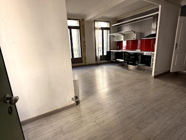 Vente Appartement 2 pièces 60 m2 Nimes