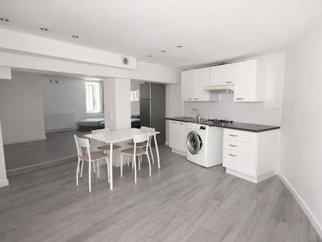 Vente Appartement 2 pièces 60 m2 Nimes