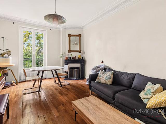 Vente Appartement 2 pièces 62.5 m2 Paris 18ème