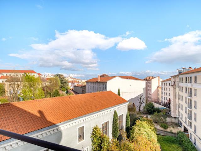 Vente Appartement 2 pièces 62.07 m2 Lyon 4ème