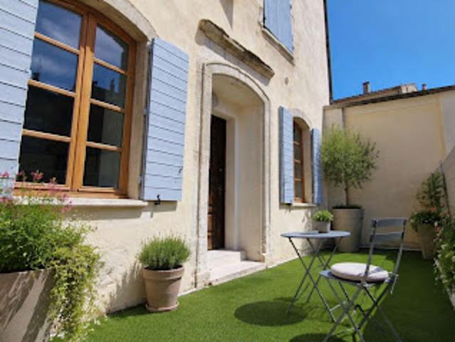Vente Appartement 2 pièces 67.7 m2 Carpentras