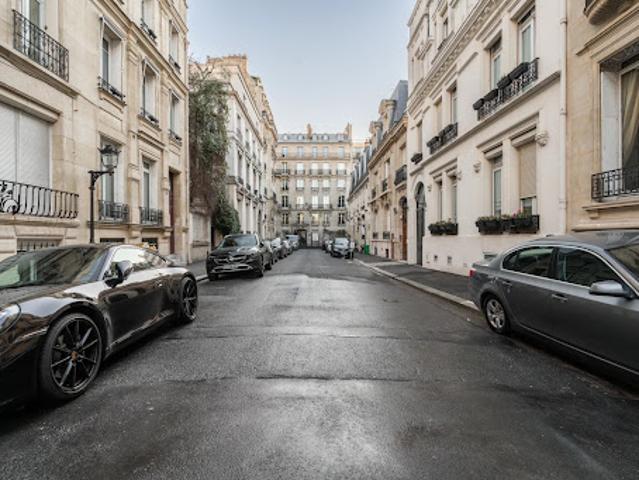 Vente Appartement 2 pièces 68.87 m2 Paris 16ème