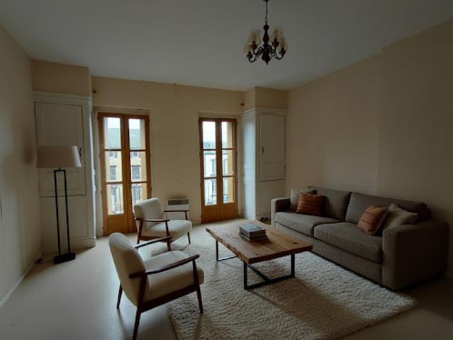 Vente Appartement 2 pièces 84 m2 Maurs