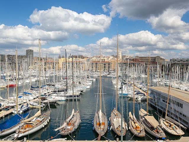 Vente Appartement 2 pièces 147.06 m2 Marseille 7ème