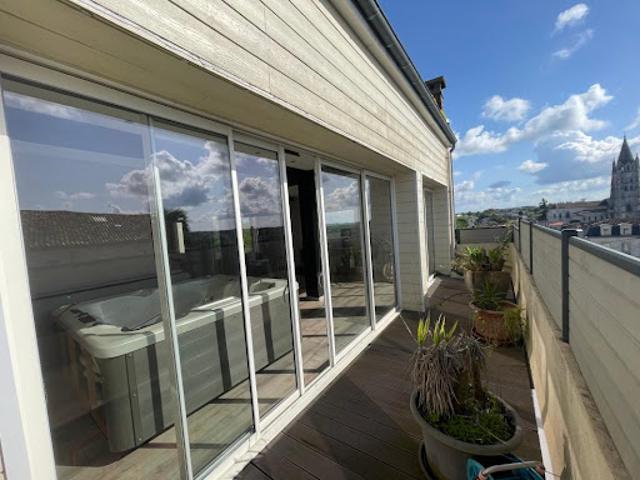 Vente Appartement 3 pièces 168 m2 Saintes