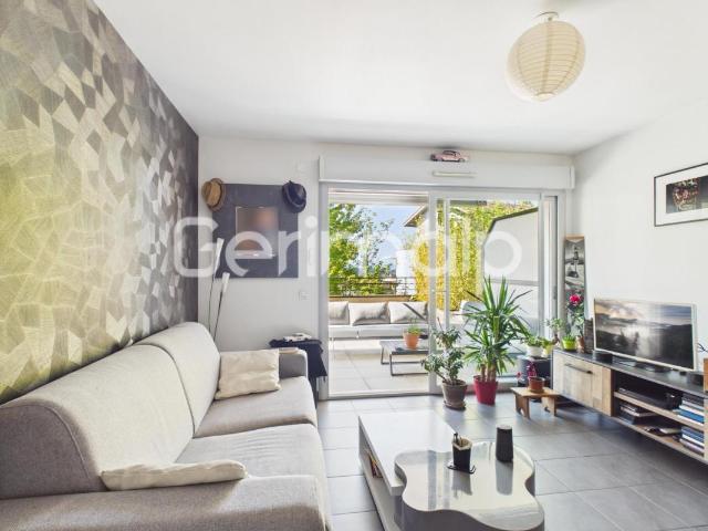Vente Appartement 2 pièces + cuisine 42,97 m² 259 000 €