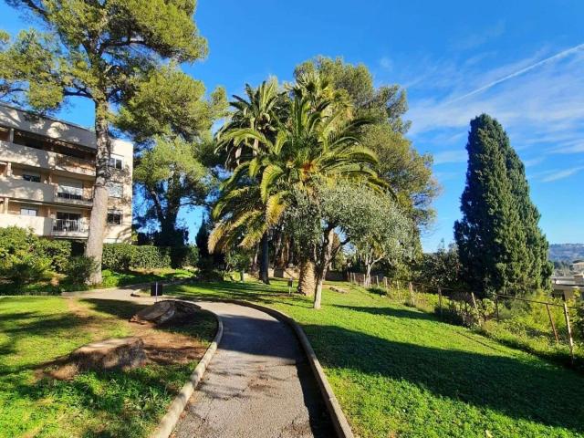 Vente appartement 2 pièces Grasse 06