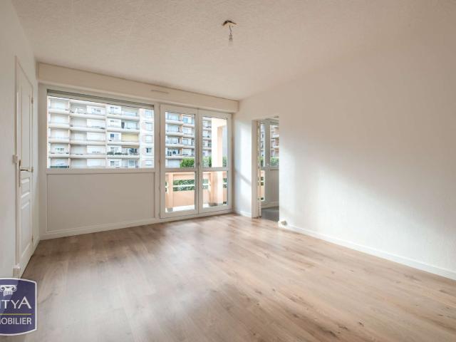 Vente appartement 2 pièces Laval 53