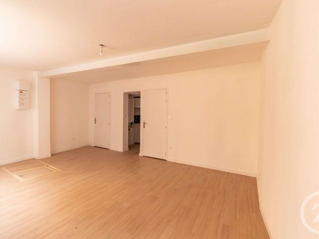 Vente appartement 2 pièces Laval 53