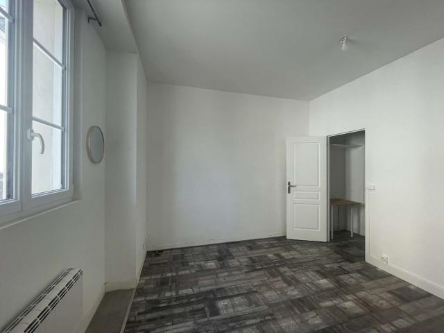 Vente appartement 2 pièces Laval 53