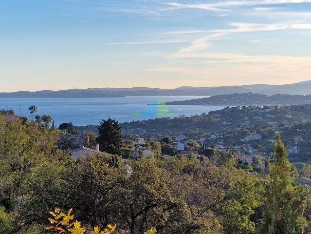 VENTE APPARTEMENT 2 PIECES PISICNE TENNIS LES ISSAMBRES VUE MER GOLFE DE SAINT TROPEZ