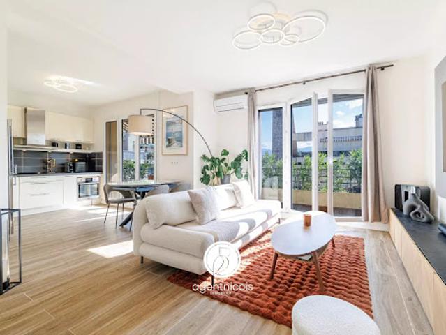 Vente Appartement 3 pièces 57.01 m2 Nice