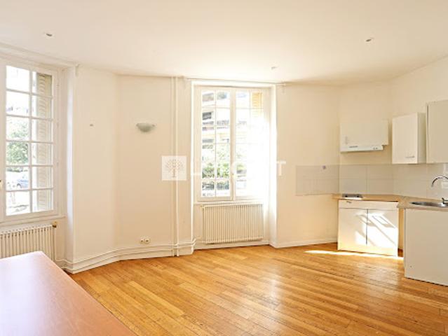 Vente Appartement 3 pièces 54.08 m2 Paris 14ème