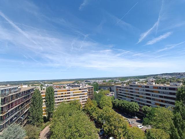 Vente Appartement 3 pièces 55.42 m2 Fontenay le Fleury