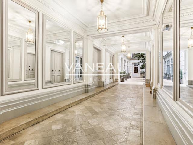 Vente Appartement 3 pièces 56.74 m2 Paris 8ème