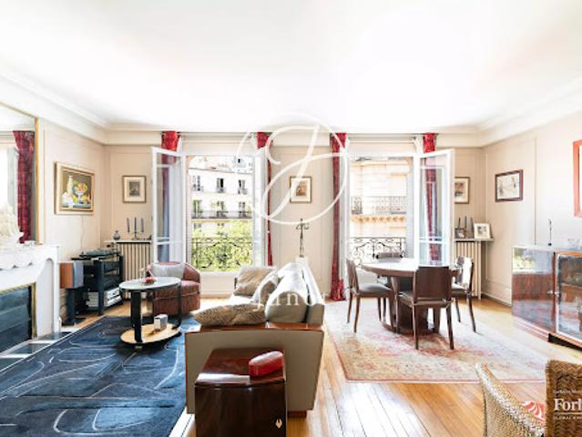 Vente Appartement 3 pièces 56.87 m2 Paris 18ème
