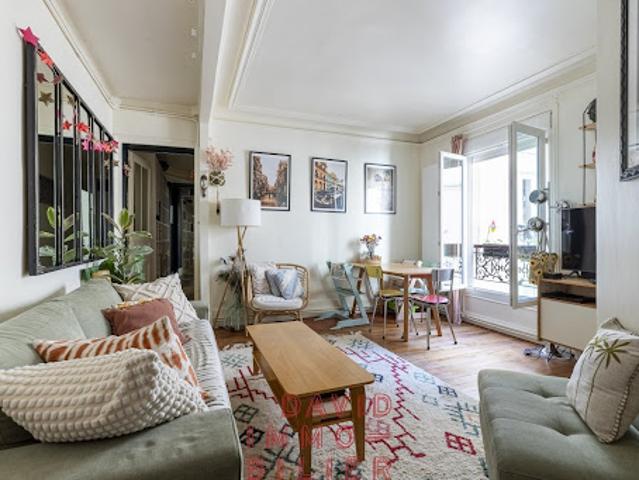 Vente Appartement 3 pièces 56.07 m2 Paris 18ème