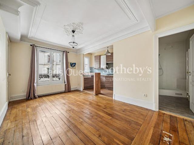 Vente Appartement 3 pièces 63.6 m2 Paris 8ème