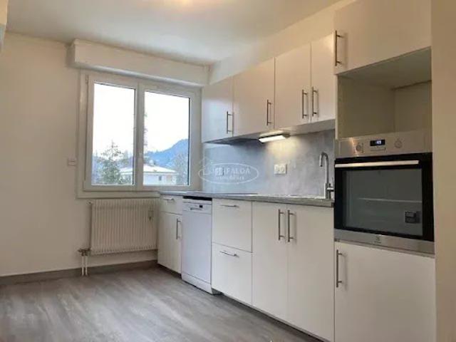 Vente Appartement 3 pièces 63.7 m2 Cluses