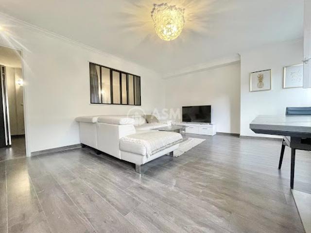 Vente Appartement 3 pièces 63 m2 Courbevoie