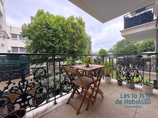 Vente Appartement 3 pièces 61.43 m2 Le Plessis Robinson