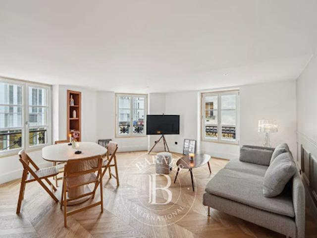 Vente Appartement 3 pièces 62.04 m2 Paris 7ème