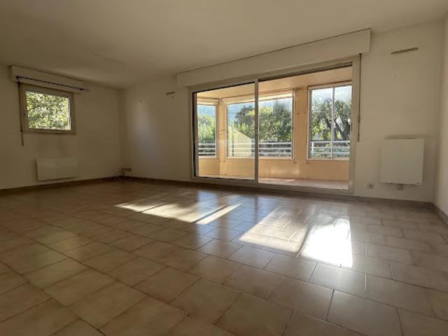 Vente Appartement 3 pièces 67.91 m2 Marseille 9ème