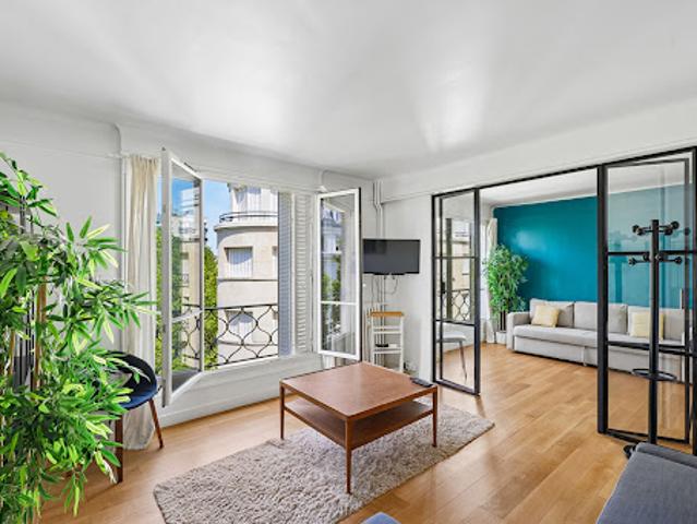 Vente Appartement 3 pièces 64.09 m2 Paris 10ème