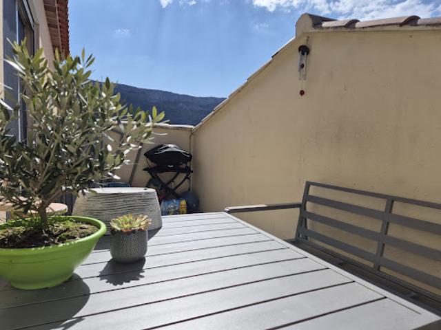 Vente Appartement 3 pièces 65 m2 Plan d'Aups Sainte Baume