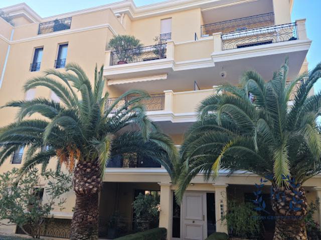 Vente Appartement 3 pièces 66.66 m2 Hyeres