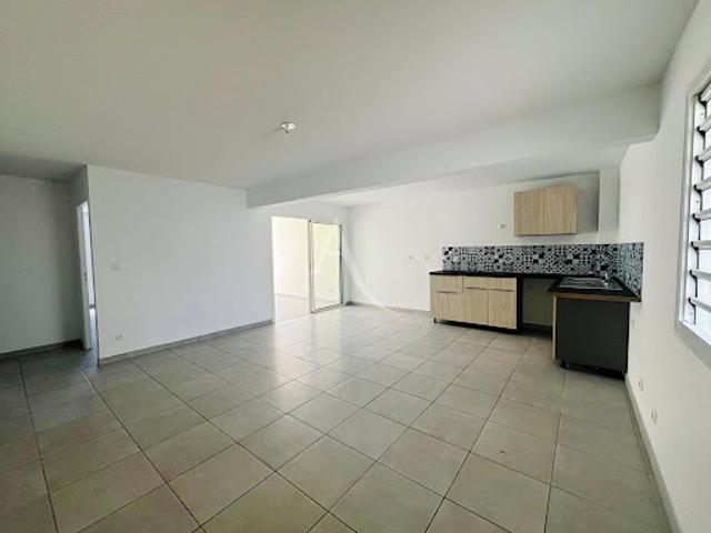 Vente Appartement 3 pièces 66.72 m2 Fort de france