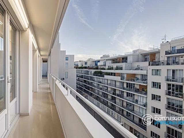 Vente Appartement 3 pièces 68.1 m2 Paris 18ème