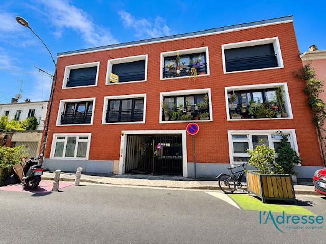 Vente Appartement 3 pièces 69.99 m2 Les Lilas