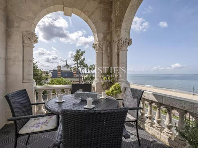 Vente Appartement 3 pièces 69.6 m2 Royan
