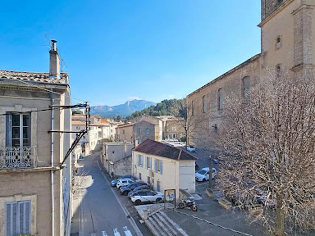 Vente Appartement 3 pièces 69 m2 Roquevaire