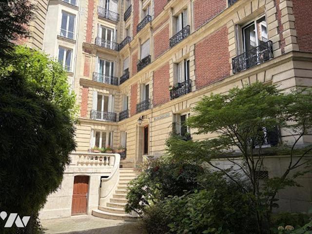 Vente Appartement 3 pièces 73.56 m2 Paris 18ème
