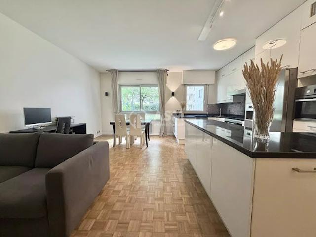 Vente Appartement 3 pièces 73.99 m2 Courbevoie