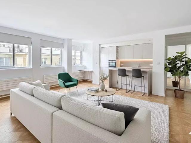 Vente Appartement 3 pièces 70.03 m2 Paris 16ème