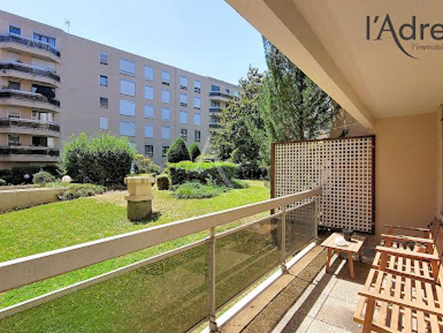 Vente Appartement 3 pièces 70 m2 Puteaux